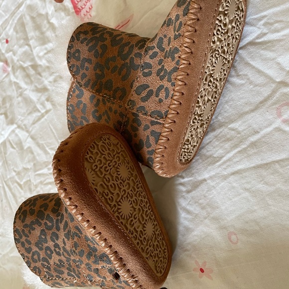 Toddler Uggs - Picture 2 of 2